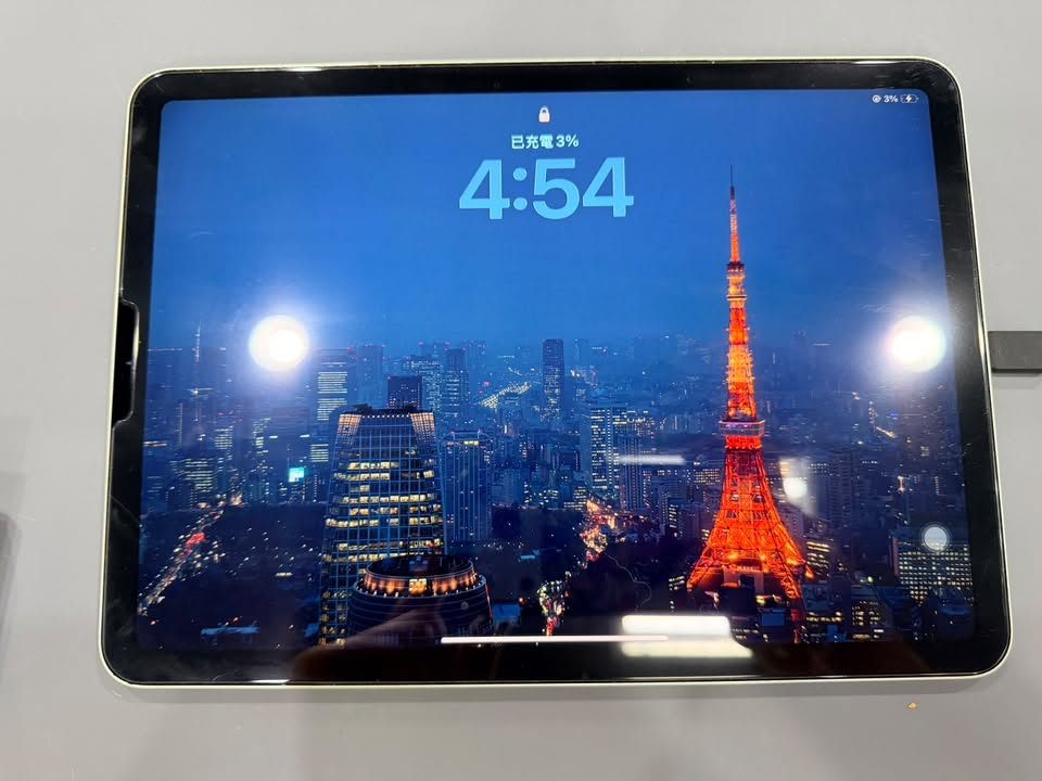 iPad Air 4 無法充電修復完成後開機測試