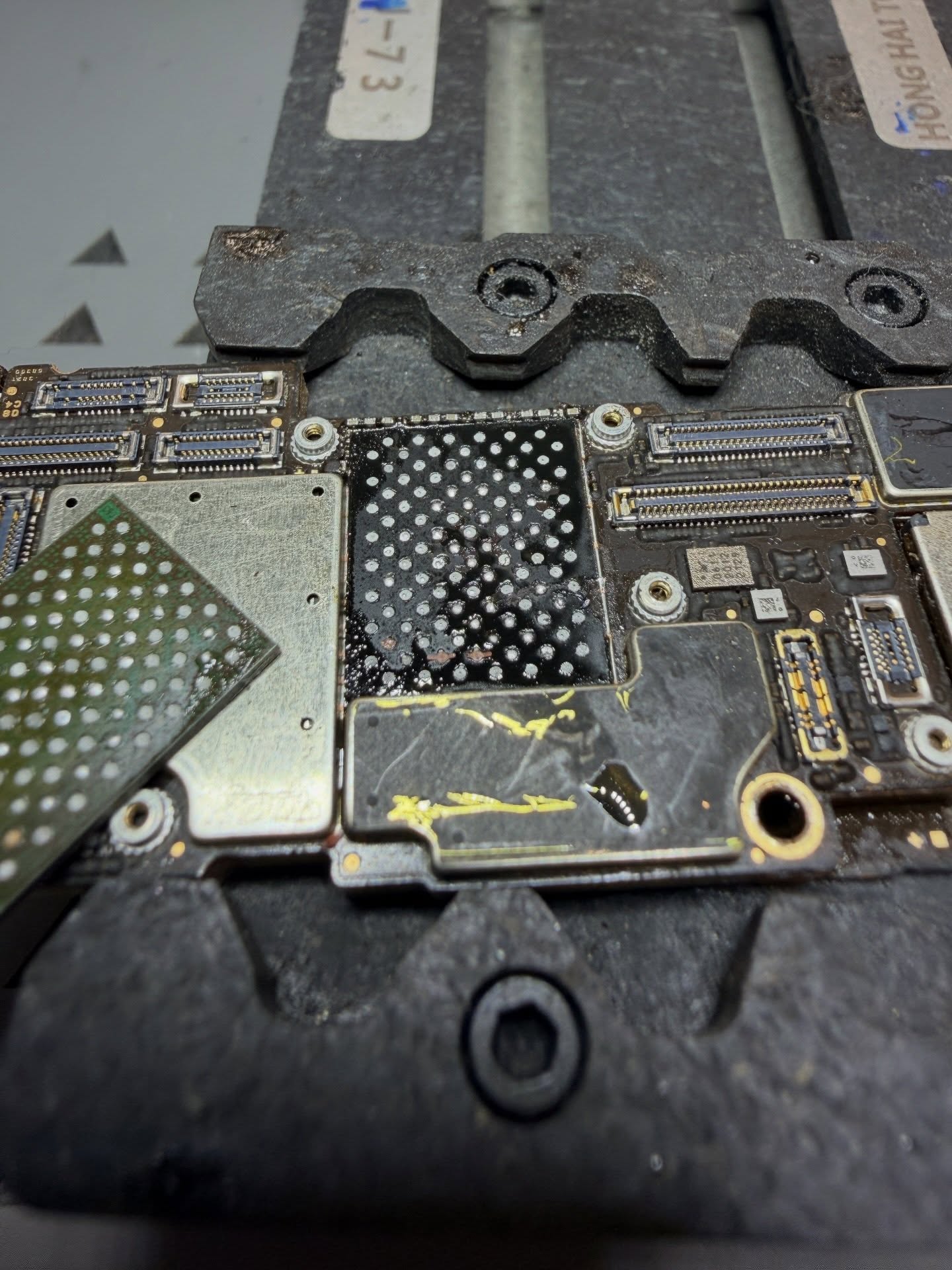 台中南區 iPhone 13 Pro NAND 主機板維修