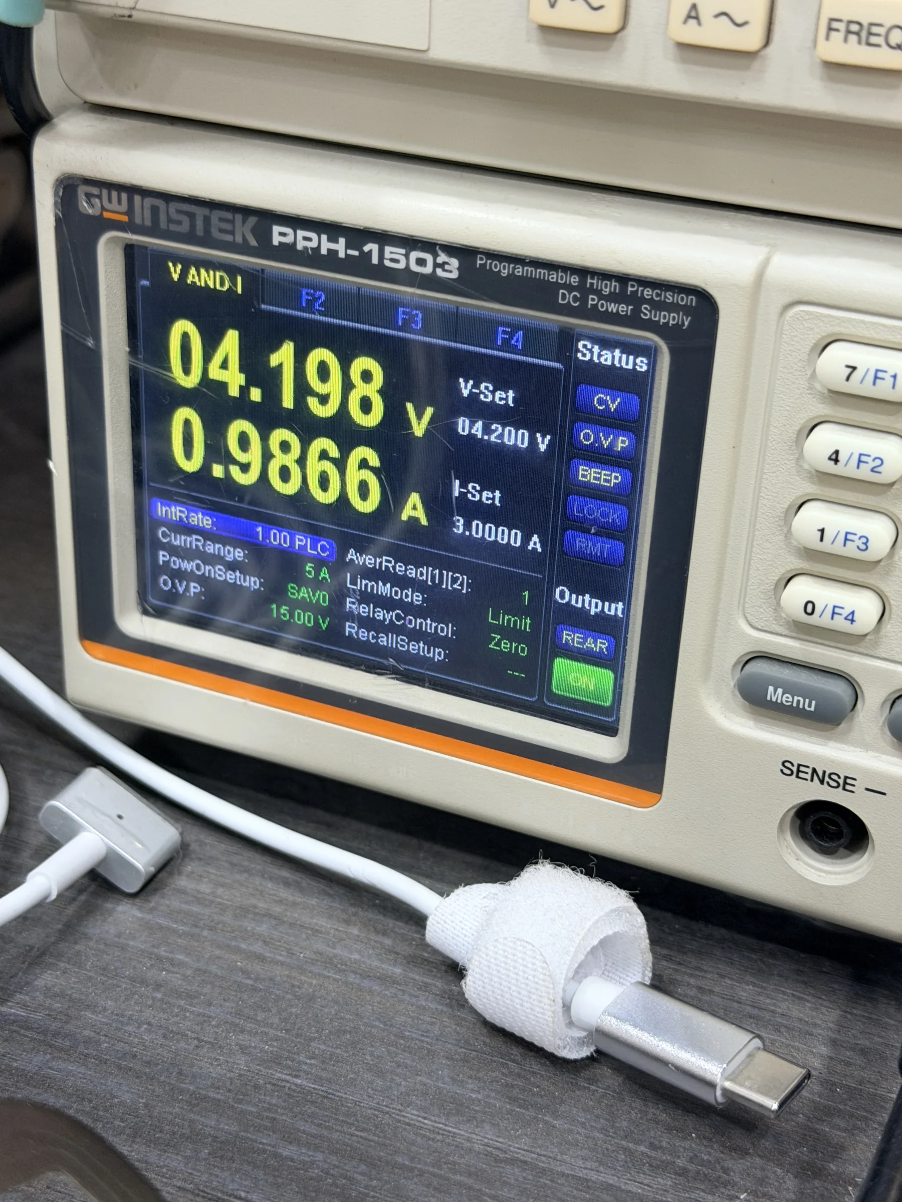 iPhone 12 Pro主機板上電電流0.9866A，確認異常漏電與發熱