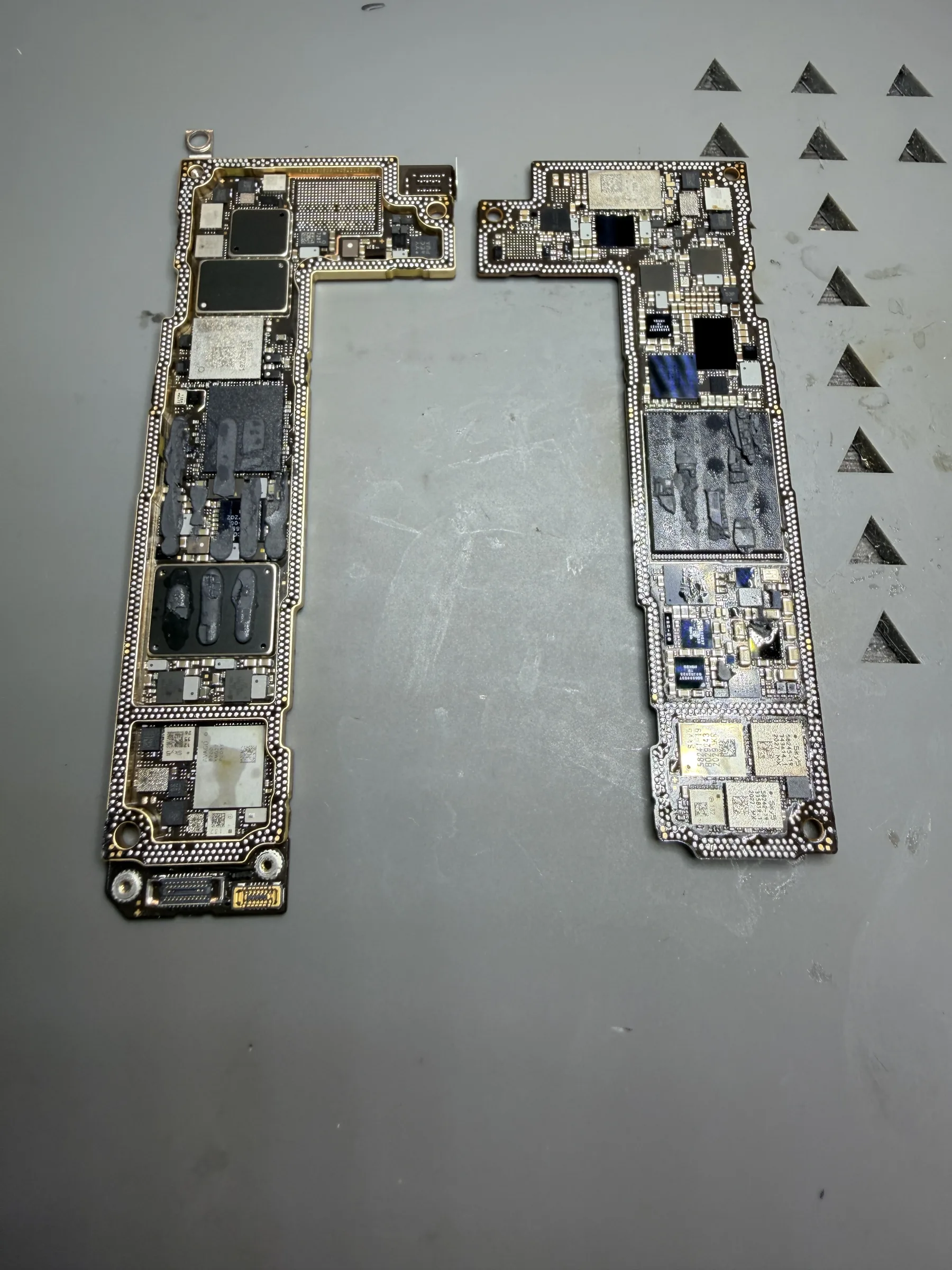iPhone 12 Pro上下層主機板分層檢測