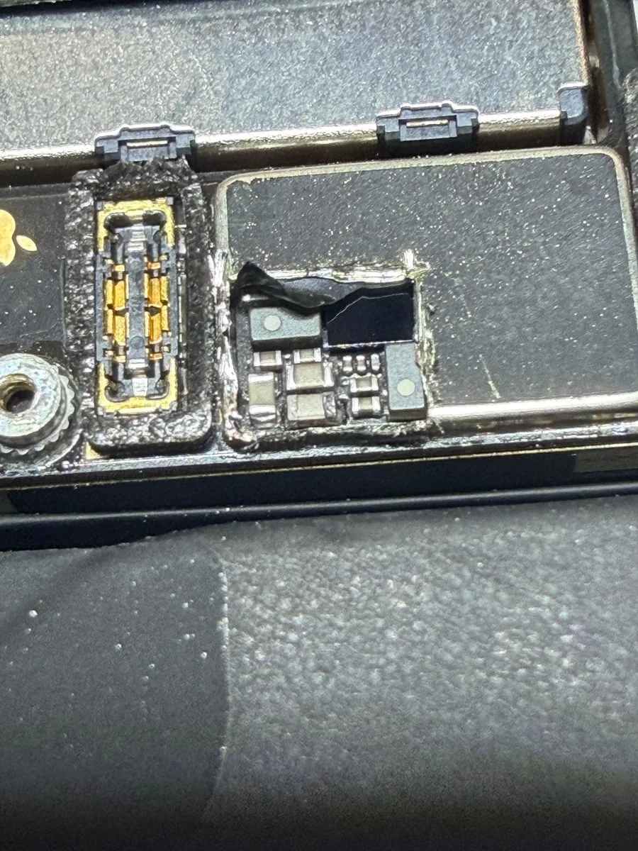 iPhone 13 Pro異常耗電、手機發燙，主機板漏電電容修復 維修紀錄 4