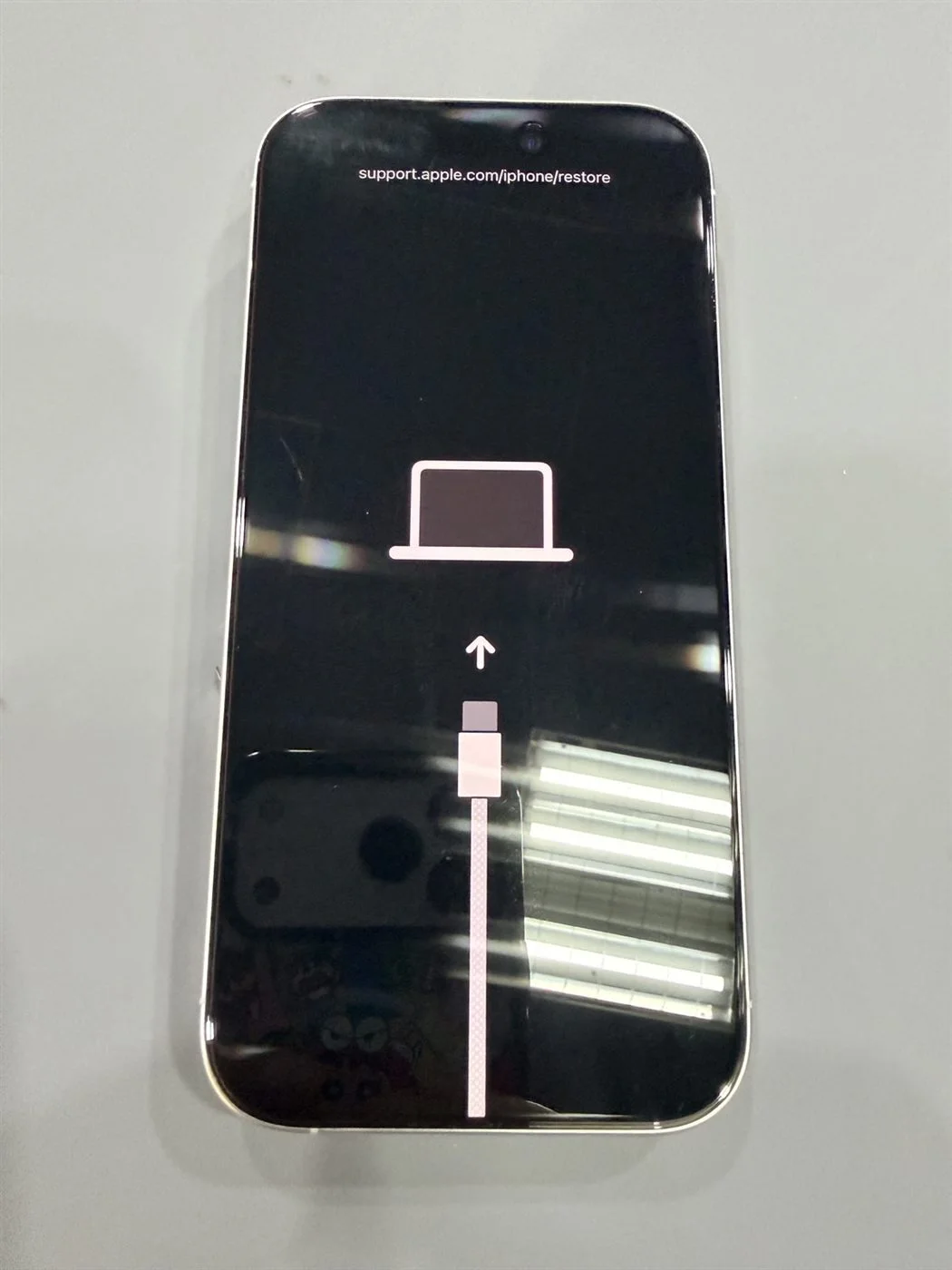 iPhone 16 Pro卡在DFU、無法連接電腦又無訊號，USB管理IC與基頻供電修復 維修紀錄 1